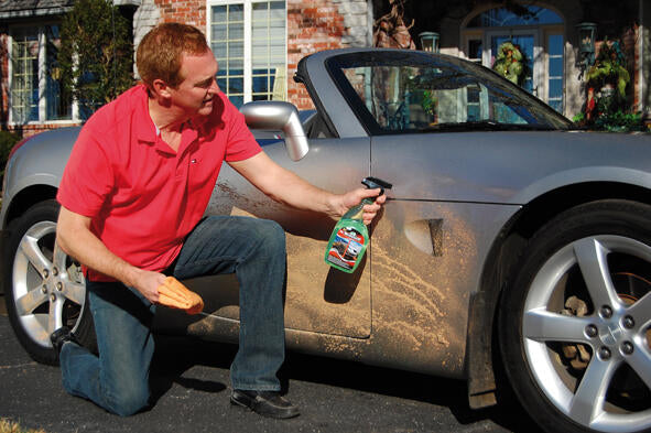 Limpiador de coches sin agua que limpia, abrillanta y protege